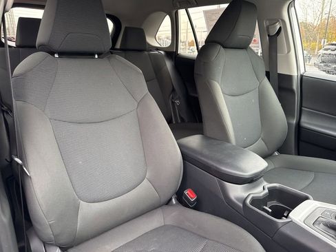 Used 2025 Toyota RAV4 LE image 25