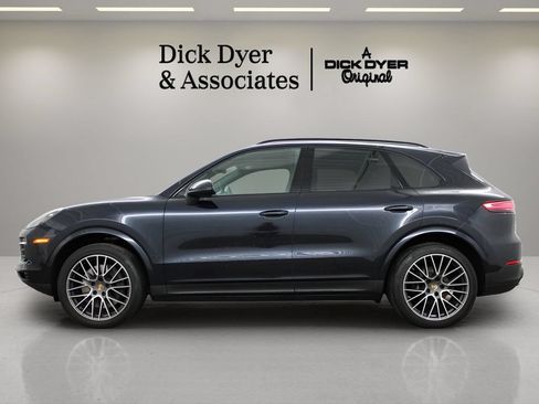 Used 2023 Porsche Cayenne AWD/4WD image 45