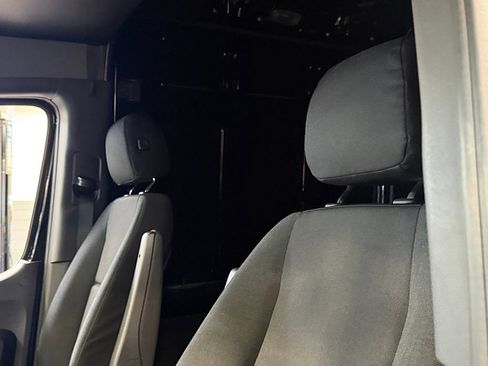 Used 2024 Mercedes-Benz Sprinter 2500 image 20