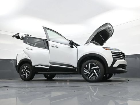Certified 2026 Nissan Kicks SV w/ SV Premium Package FWD image 53