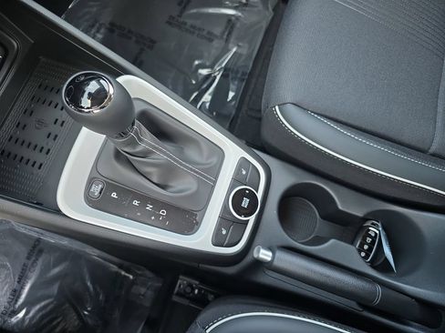New 2026 Hyundai Venue SEL FWD image 24