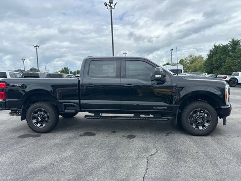 Used 2023 Ford F250 Lariat w/ Sport Appearance Package AWD/4WD image 4