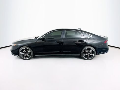 Used 2025 Honda Accord Sport image 4