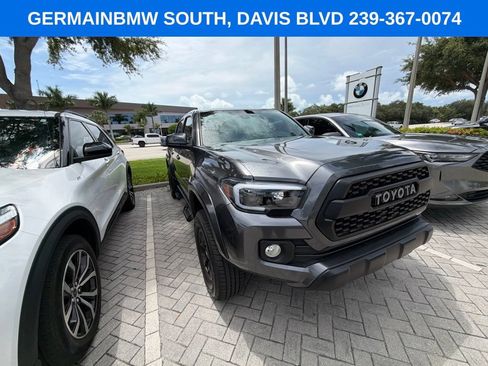 Used 2022 Toyota Tacoma SR5 RWD image 12