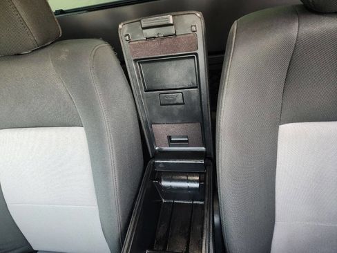 Used 2011 Ford Ranger XLT image 28