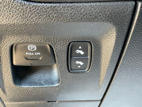 Certified 2022 RAM 1500 Big Horn image 30