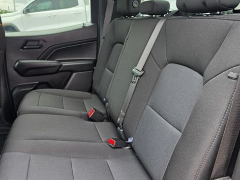 Used 2025 Chevrolet Colorado W/T RWD image 18