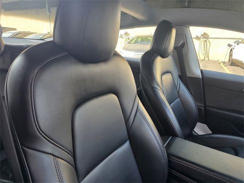 Used 2022 Tesla Model 3 image 16