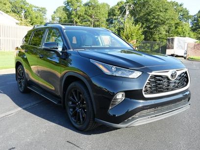 Used 2023 Toyota Highlander XLE