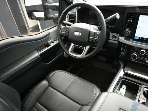 Used 2025 Ford F250 Platinum w/ Tremor Off-Road Package image 23