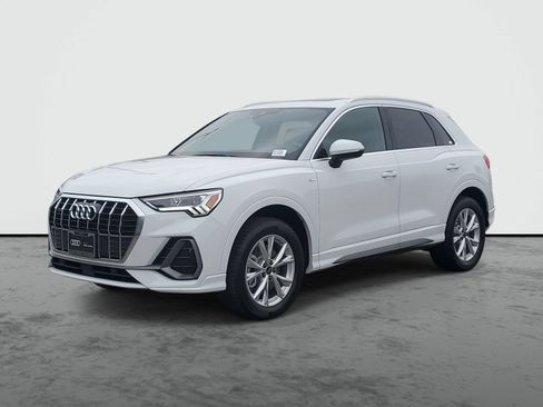Used 2025 Audi Q3 2.0T Premium w/ Convenience Package AWD/4WD image 2