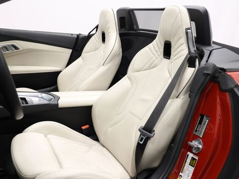 Used 2019 BMW Z4 sDrive30i w/ M Sport Package image 3