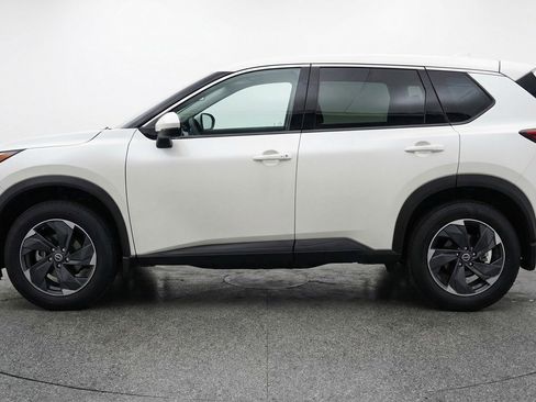 Used 2025 Nissan Rogue SV AWD/4WD image 5
