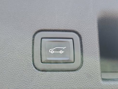 Used 2023 Chevrolet Equinox LT AWD/4WD image 27
