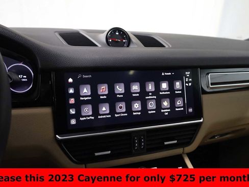 Certified 2023 Porsche Cayenne Platinum Edition image 32