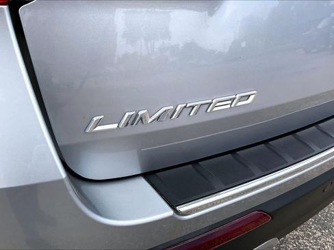 Used 2021 Ford Explorer Limited RWD image 30