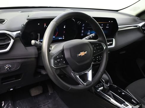 Used 2025 Chevrolet TrailBlazer LT w/ Convenience Package image 11