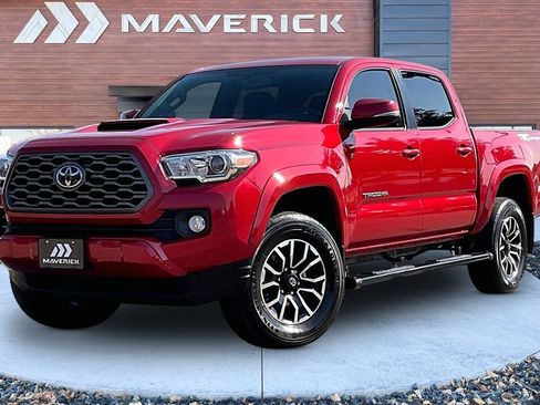 Used 2021 Toyota Tacoma SR5 RWD image 3
