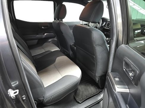 Used 2023 Toyota Tacoma TRD Sport image 17