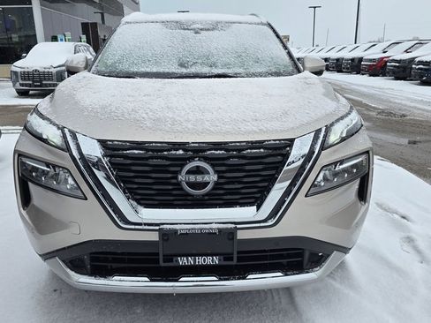 Used 2023 Nissan Rogue Platinum w/ Platinum Premium Package image 3