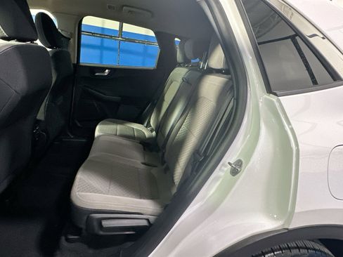 Used 2020 Ford Escape SE image 32