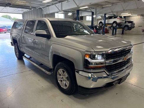 Used 2017 Chevrolet Silverado 1500 LT AWD/4WD image 6