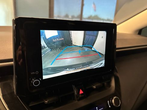 Used 2023 Toyota Corolla LE FWD image 13