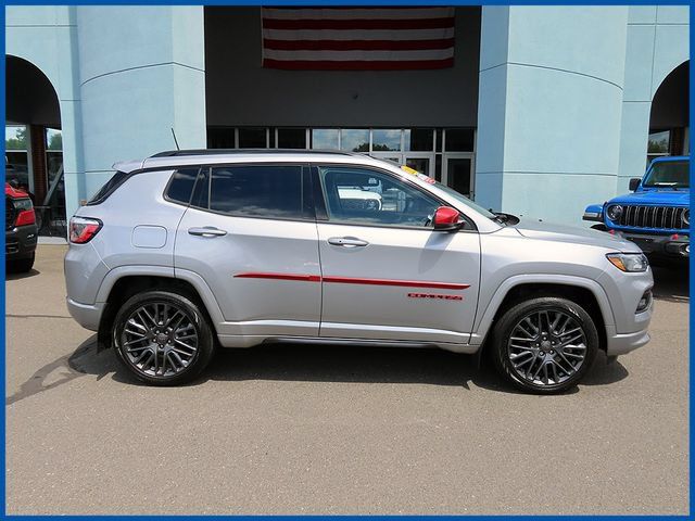 Used 2023 Jeep Compass Limited AWD/4WD image 2