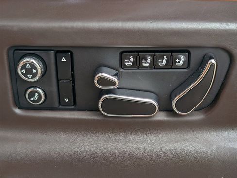 Used 2019 Bentley Bentayga image 11