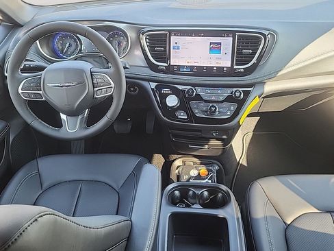 New 2026 Chrysler Pacifica Select FWD image 11