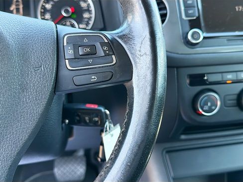 Used 2015 Volkswagen Tiguan S image 35