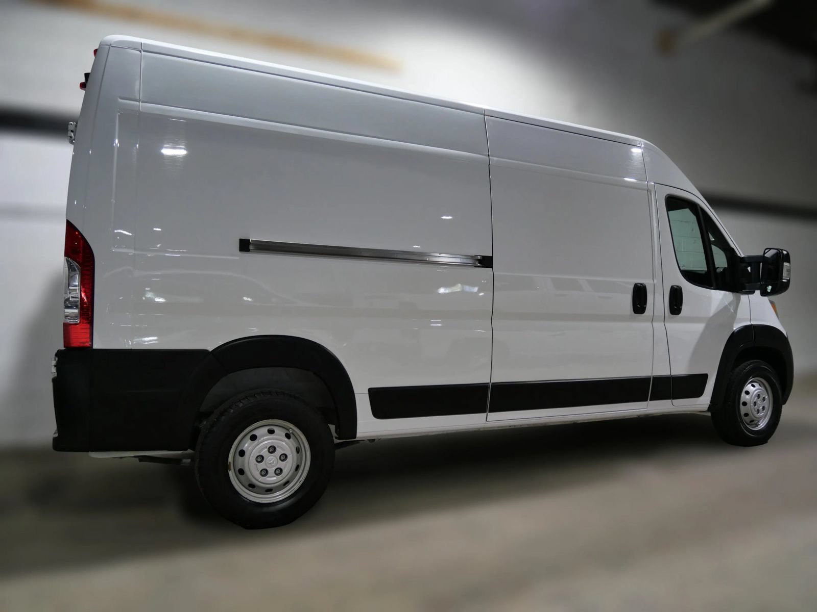 Used 2023 RAM ProMaster 2500 FWD image 6
