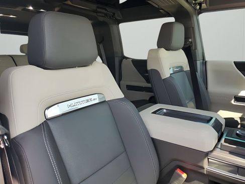New 2026 GMC Hummer EV SUV image 15