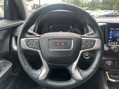 Used 2024 GMC Terrain SLT image 29