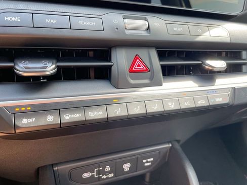 Used 2025 Kia K4 LX image 47