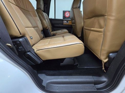 Used 2014 Lincoln Navigator 2WD w/ Equipment Group 101A image 18