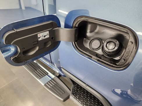 Used 2024 Chevrolet Silverado 2500 LTZ w/ LTZ Premium Package image 36