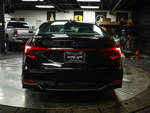 Used 2022 Toyota Avalon XSE w/ Carpet Mat Package (TMS) image 6