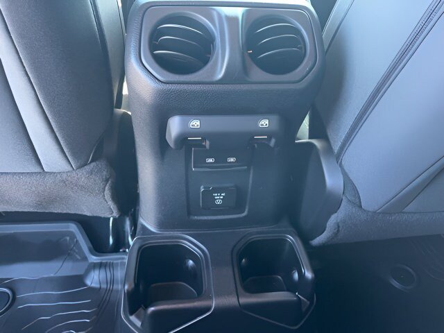 Used 2024 Jeep Wrangler Unlimited Sahara AWD/4WD image 29