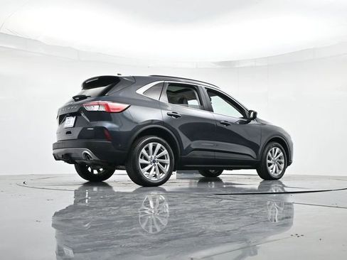 Certified 2022 Ford Escape Titanium w/ Titanium Elite Package image 34