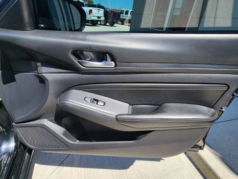 Used 2019 Nissan Altima 2.5 S FWD image 15