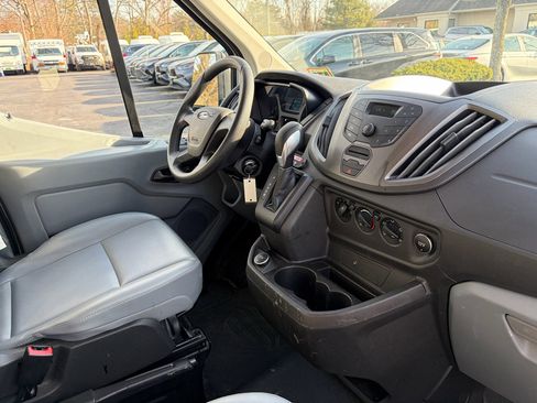 Used 2018 Ford Transit 150 XL image 27