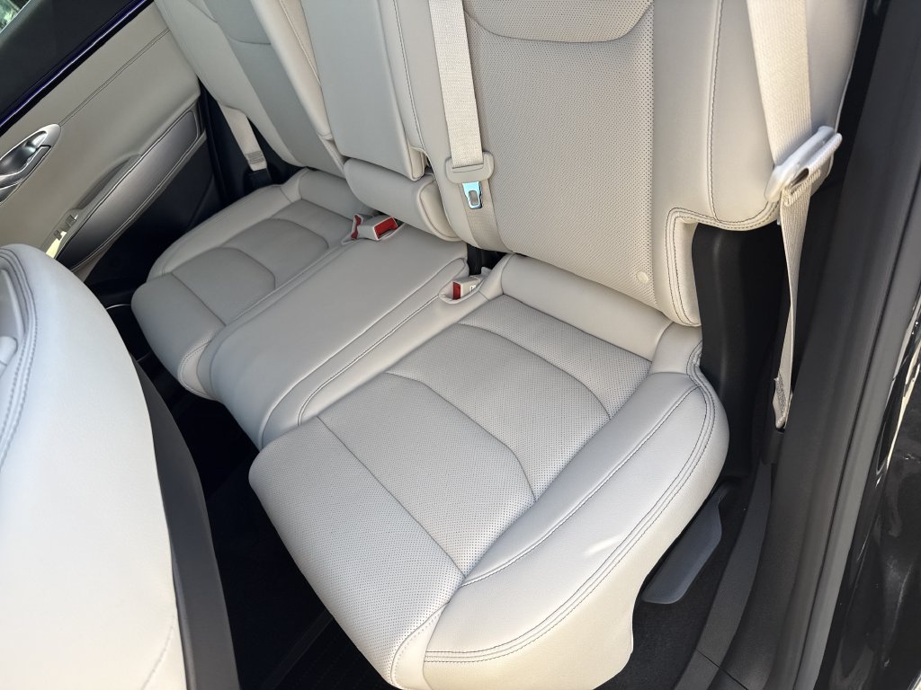 New 2027 Genesis GV70 2.5T Select AWD/4WD image 29