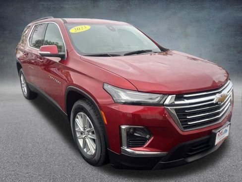 Used 2023 Chevrolet Traverse LT AWD/4WD image 3