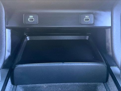 Used 2024 Land Rover Discovery Sport Dynamic SE image 33