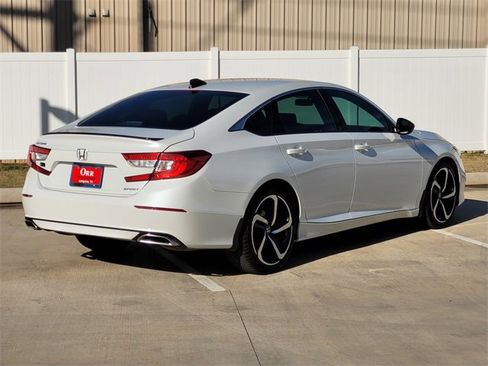 Used 2022 Honda Accord Sport image 4