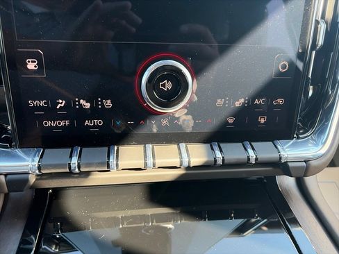 New 2026 GMC Yukon XL Denali Ultimate AWD/4WD image 26