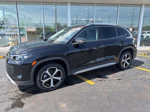 New 2025 Volkswagen Tiguan SE AWD/4WD image 2