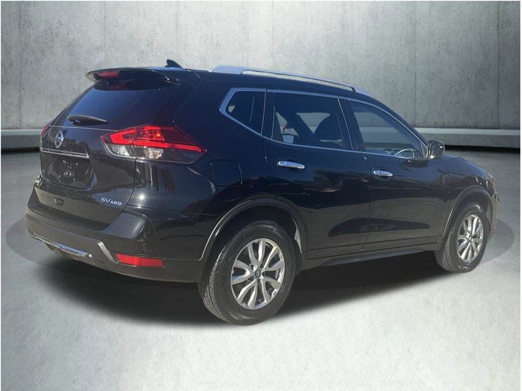 Used 2017 Nissan Rogue SV AWD/4WD image 6