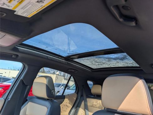 Used 2024 Chevrolet Equinox Premier image 34